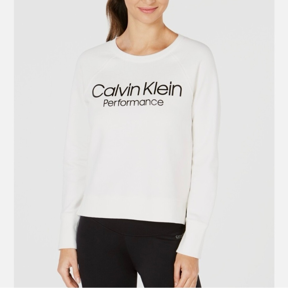 #004 Calvin Klein Light Gray Performance Top